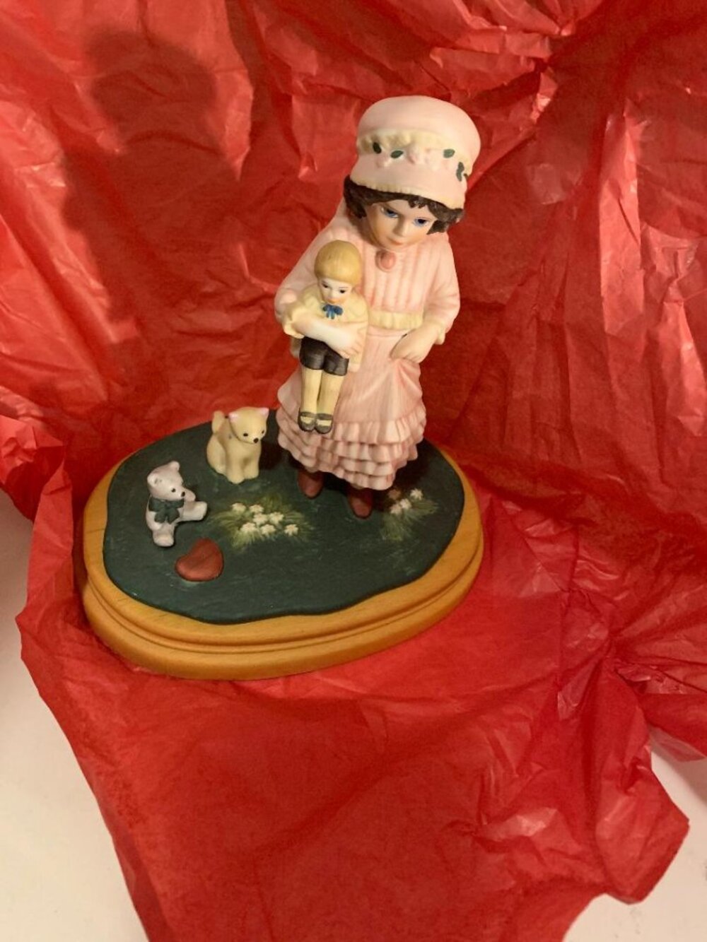 1984 Jan Hagara Signature Collection Porcelain Figurine Julie - LOT93-2-29